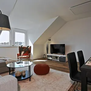 'traveller Lodge' Grosszuegiges - 3 Bedroom 10min To Hbf, Full Kitchen, Homeoffice, Netflix, Wifi Düsseldorf