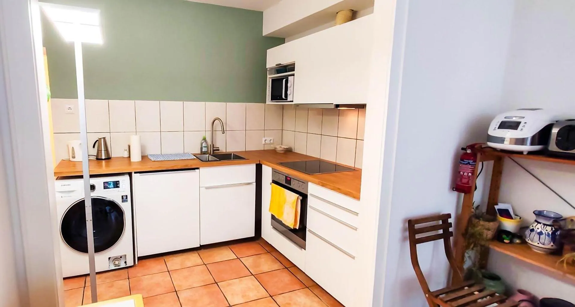 Elegant City Apartment Close To Main Train Station Dusseldorf Germany