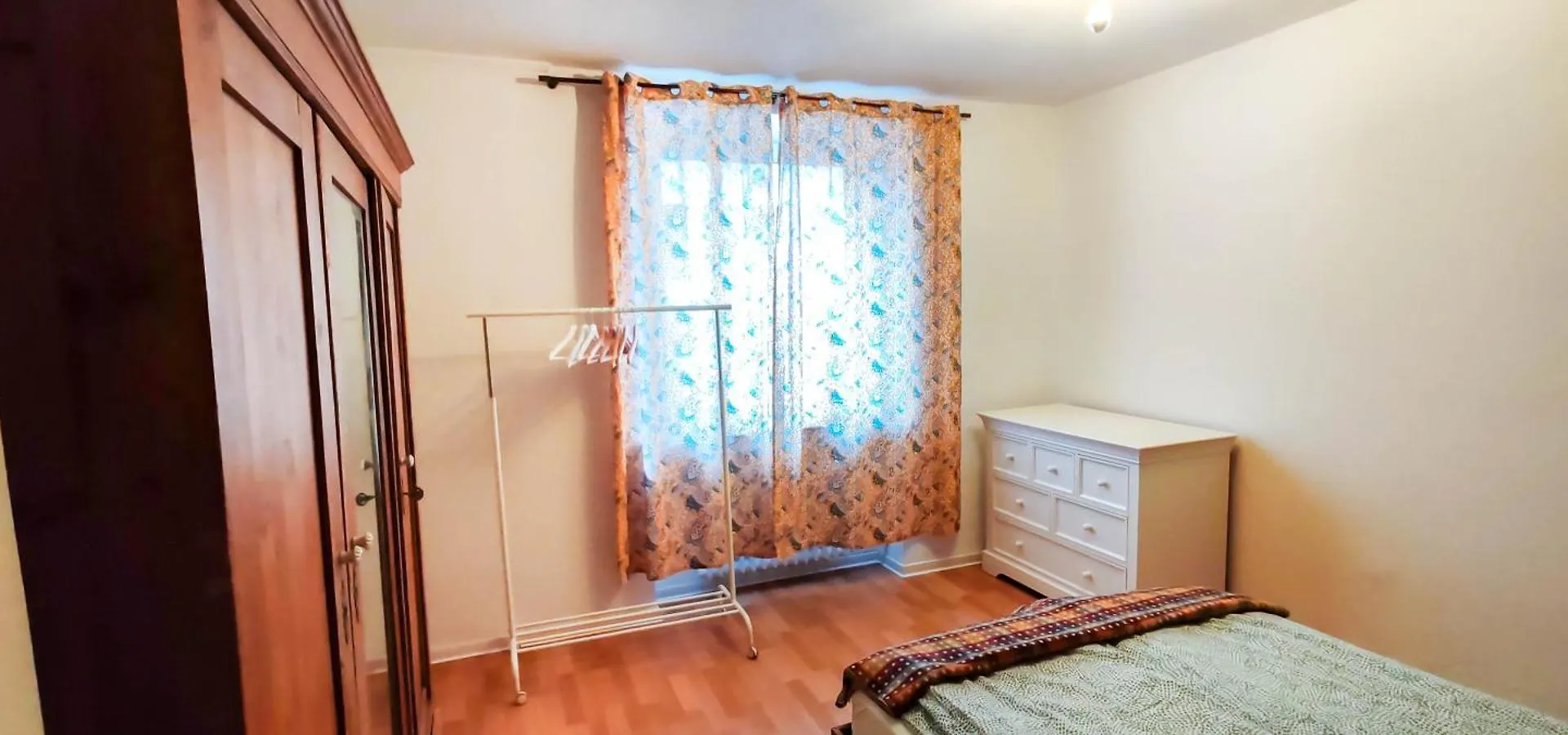 Elegant City Apartment Close To Main Train Station Dusseldorf Germany
