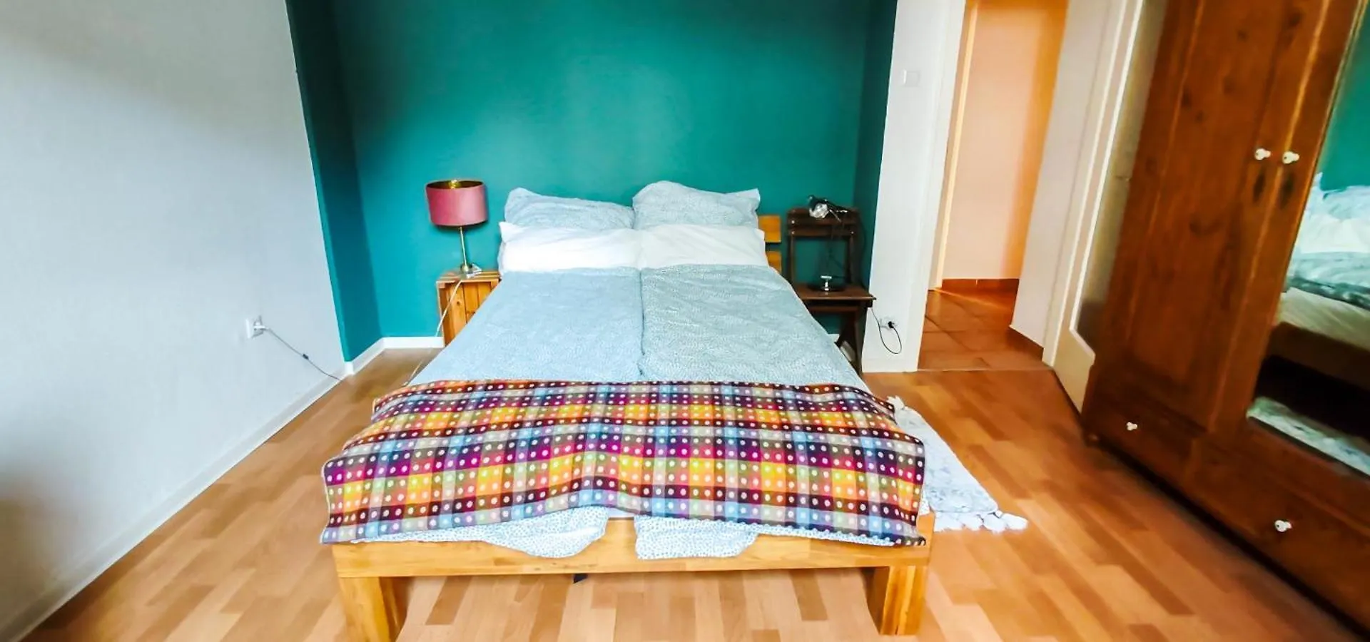 Elegant City Apartment Close To Main Train Station Dusseldorf Germany