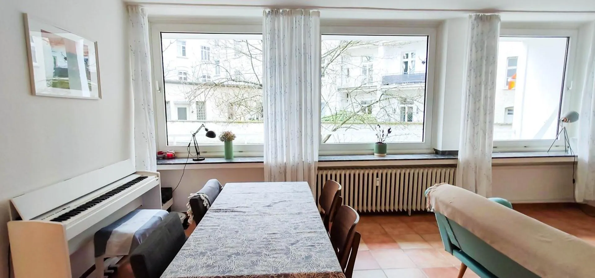 Elegant City Apartment Close To Main Train Station Dusseldorf